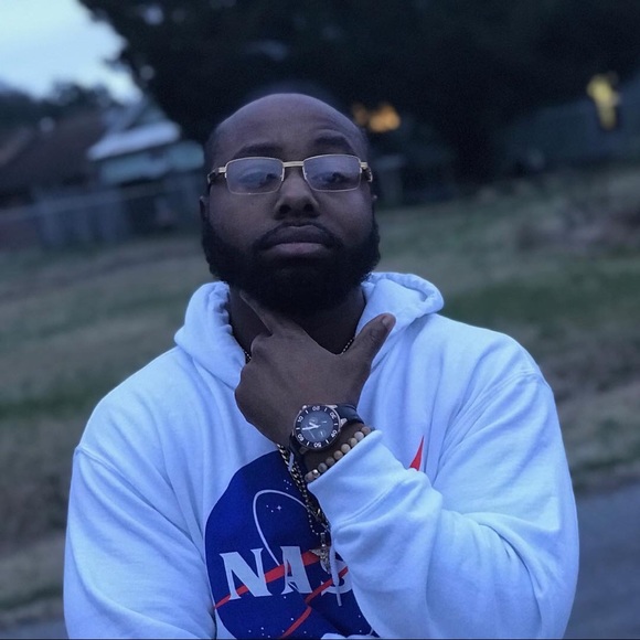 Meet your Posher, Antonio - Picture 1 of 1